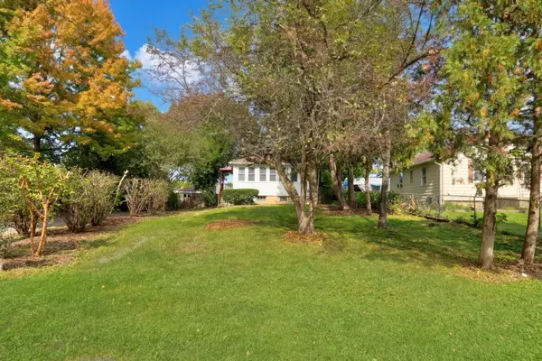 26110 W Lakeview Avenue, Ingleside, IL 60041