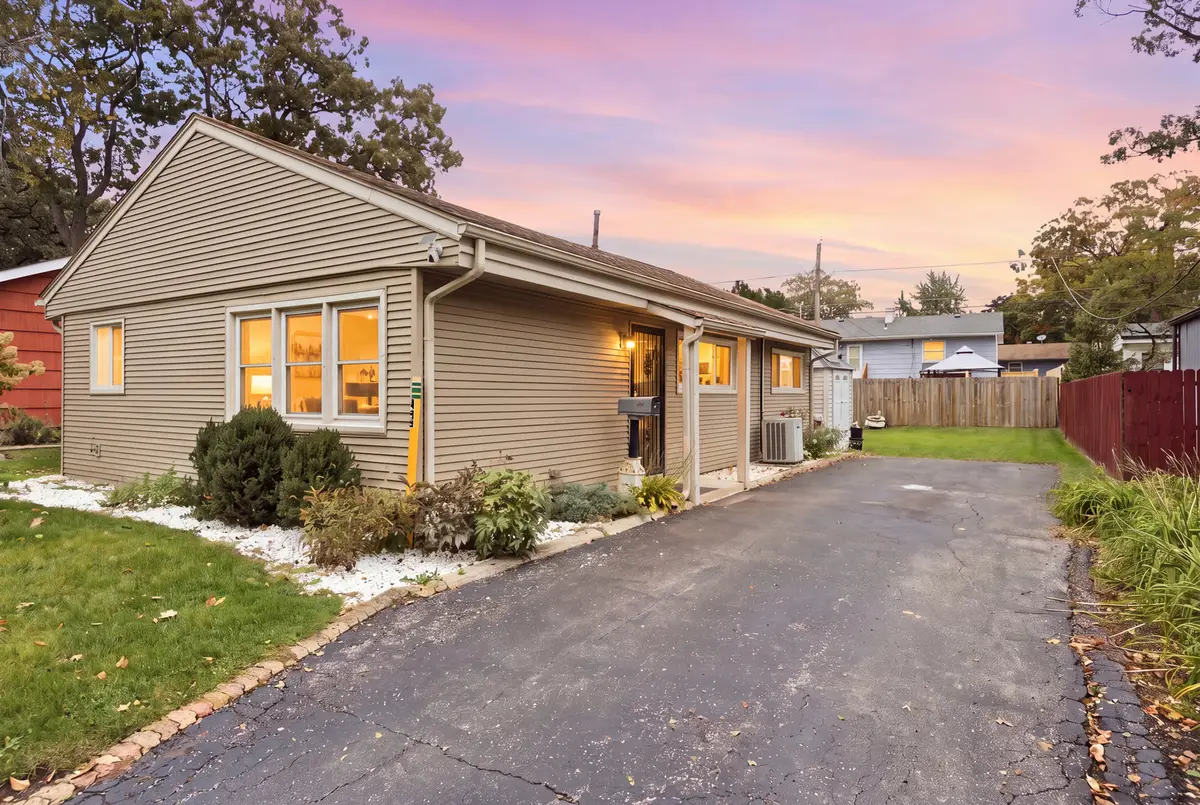 448 S Lake Shore Drive, Mundelein, IL 60060 - #1