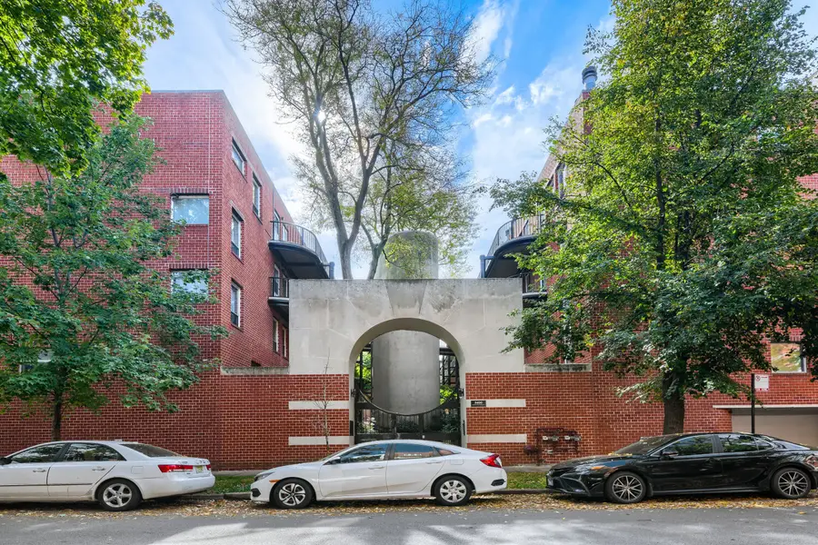 5400 S Hyde Park Boulevard #D7, Chicago, IL 60615 - #2