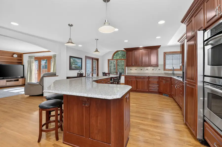 8604 Creekside Lane, Darien, IL 60561 - #3