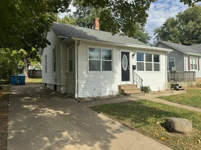 723 6th Street, Peru, IL 61354 - #3