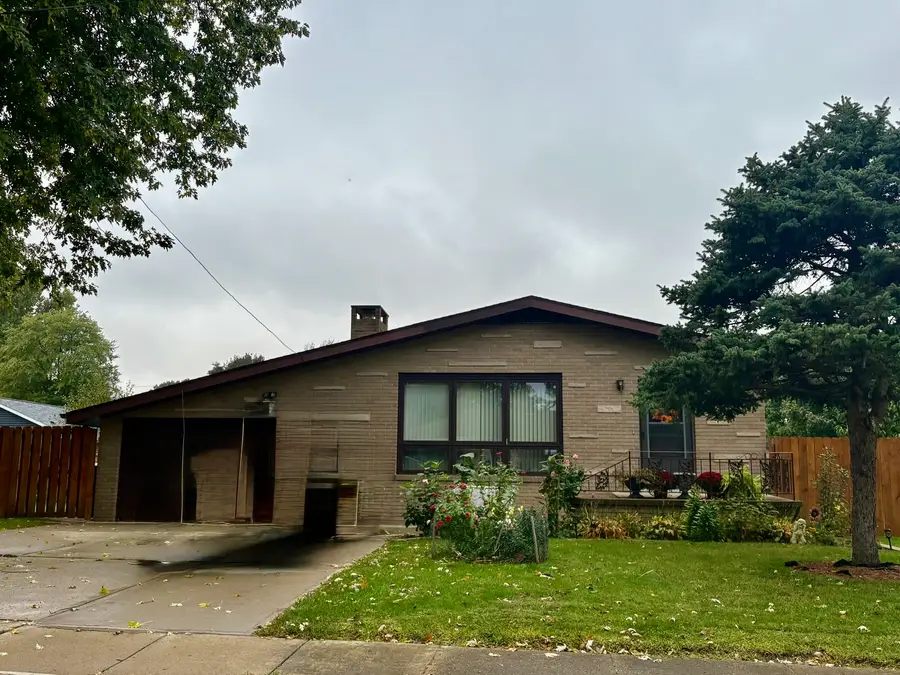 647 Hazen Avenue, Oglesby, IL 61348 - #3