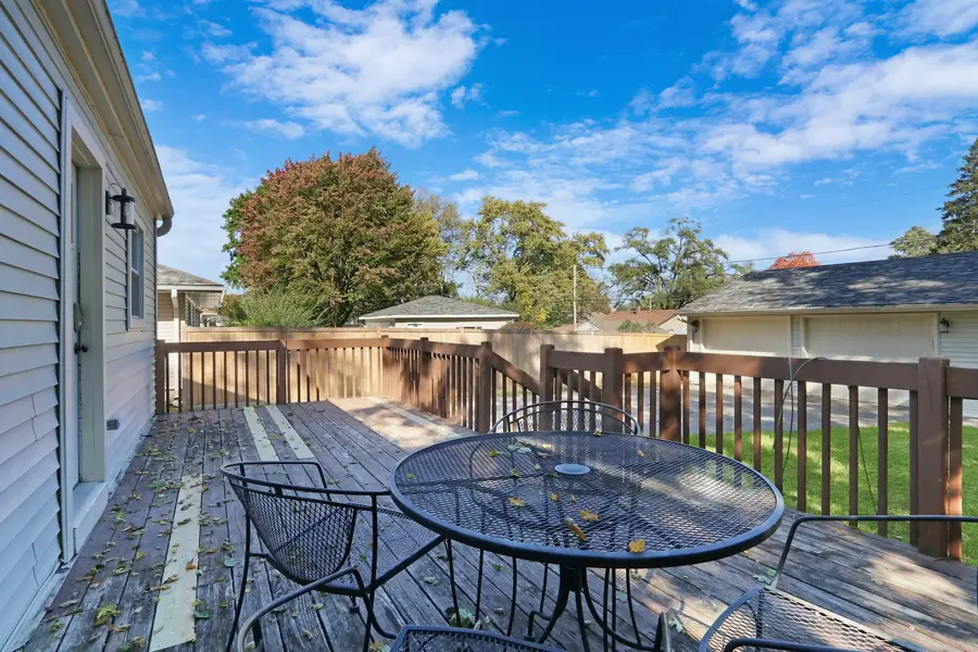 133 S Lincoln Avenue, Mundelein, IL 60060 - #3