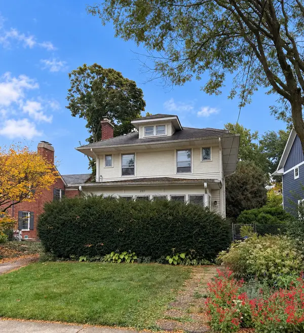 391 N Montclair Avenue, Glen Ellyn, IL 60137