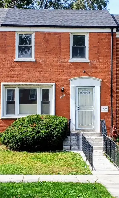 9604 S Euclid Avenue, Chicago, IL 60617 - #1