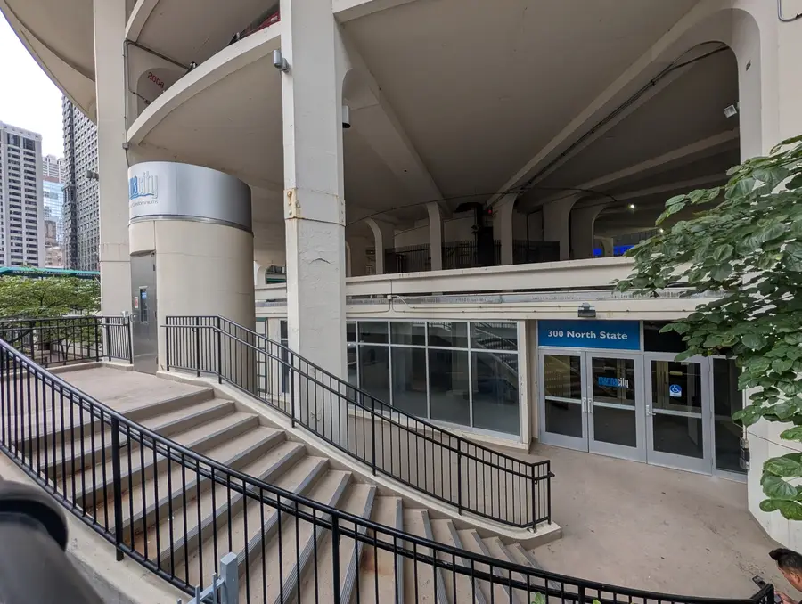300 N State Street #4905, Chicago, IL 60654 - #2