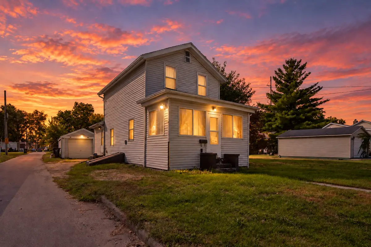 413 W Superior Street, Ottawa, IL 61350 - #1