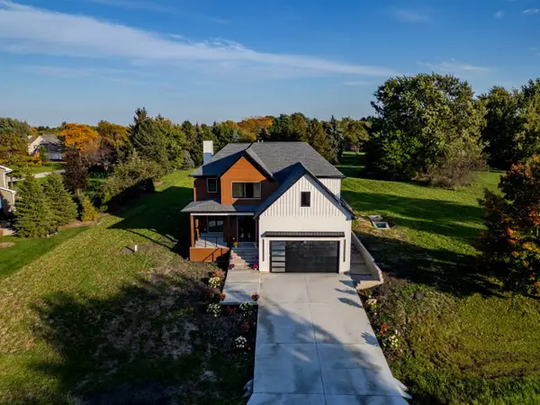178 Meadowlark Drive, Hawthorn Woods, IL 60047