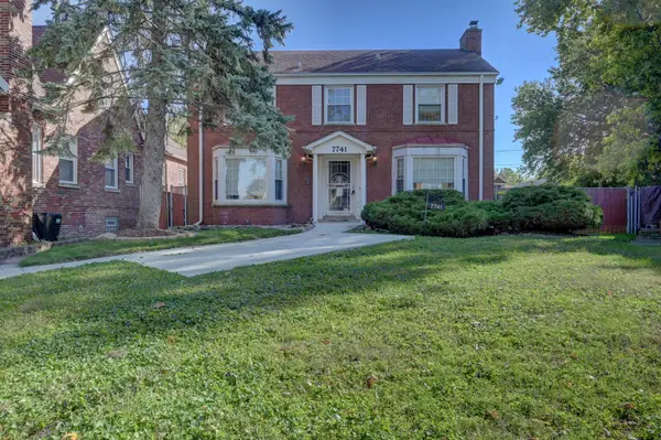 7741 S Paxton Avenue, Chicago, IL 60649