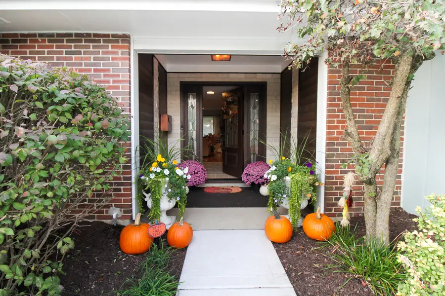 1470 Edgefield Lane, Hoffman Estates, IL 60169 - #2