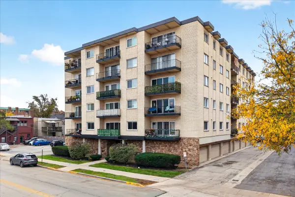 7314 Randolph Street #4E, Forest Park, IL 60130