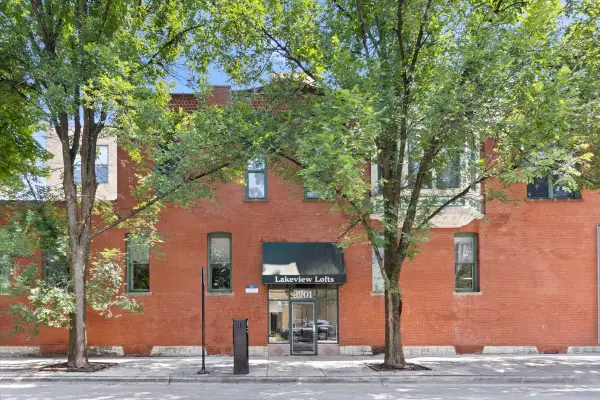 3201 N Seminary Avenue #201, Chicago, IL 60657