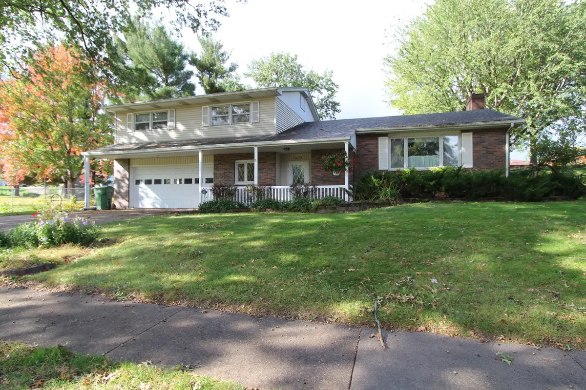 1654 Rockwood Court, Clinton, IA 52732 - #1