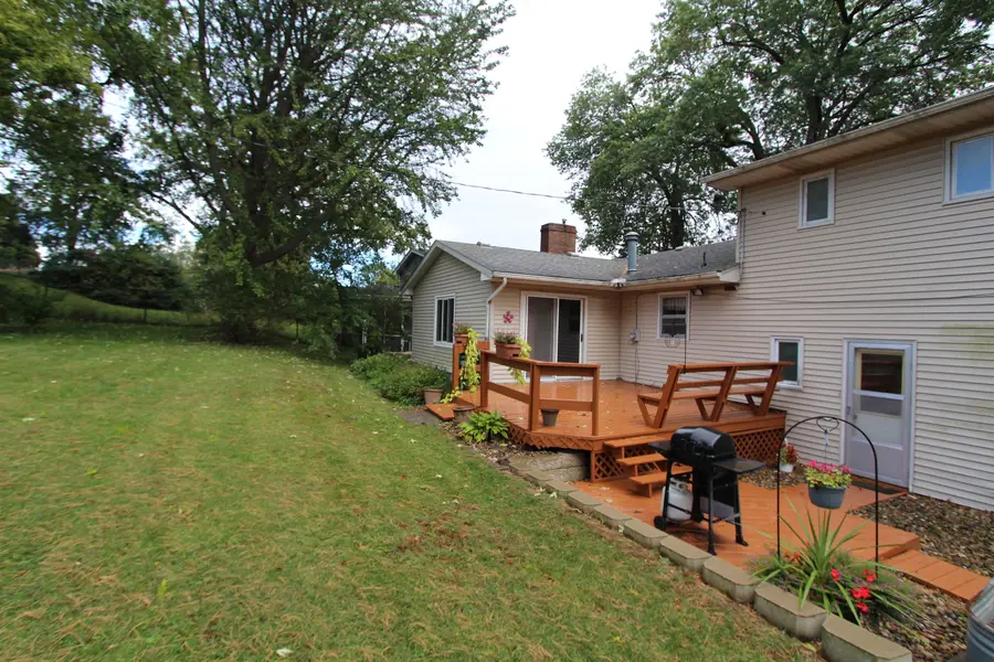 1654 Rockwood Court, Clinton, IA 52732 - #2