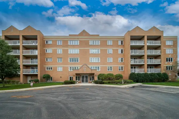 7450 N Waukegan Road #309, Niles, IL 60714