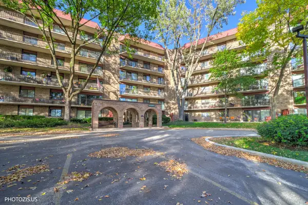 35 S Baybrook Drive #114, Palatine, IL 60074