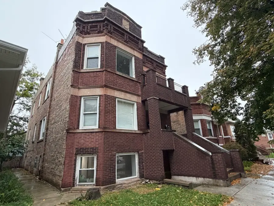 1404 S 61st Avenue, Cicero, IL 60804 - #2