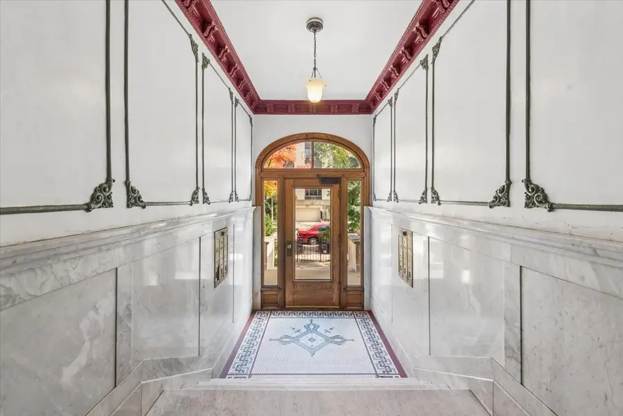 3808 N Pine Grove Avenue #1S, Chicago, IL 60613 - #2