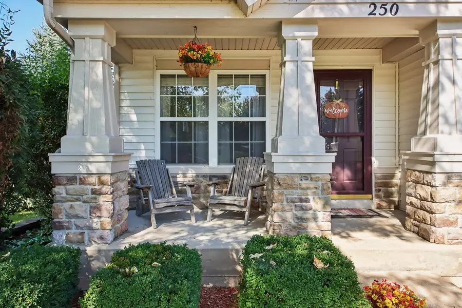 250 Sparrow Drive, Woodstock, IL 60098 - #2
