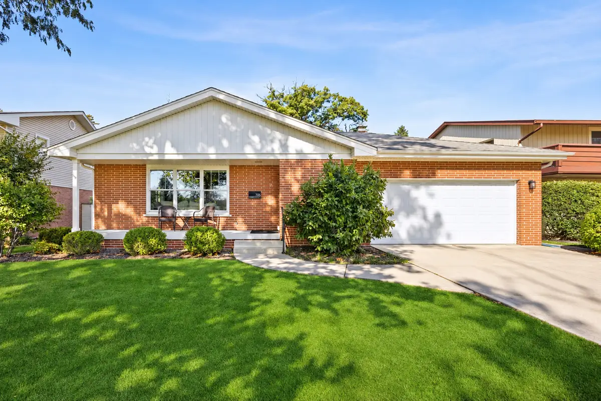 706 Courtland Circle, Western Springs, IL 60558 - #1