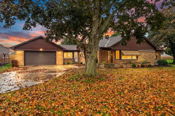 104 E Grove Street, Poplar Grove, IL 61065