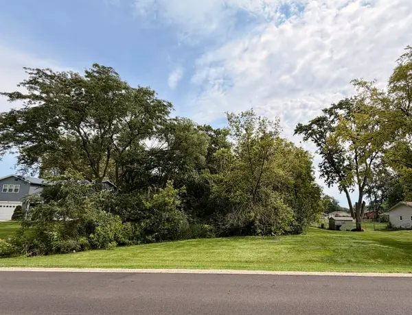 2N309 Pearl Avenue, Glen Ellyn, IL 60137