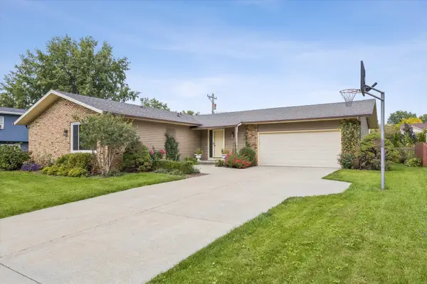 714 W Iowa Street, Eldridge, IA 52748