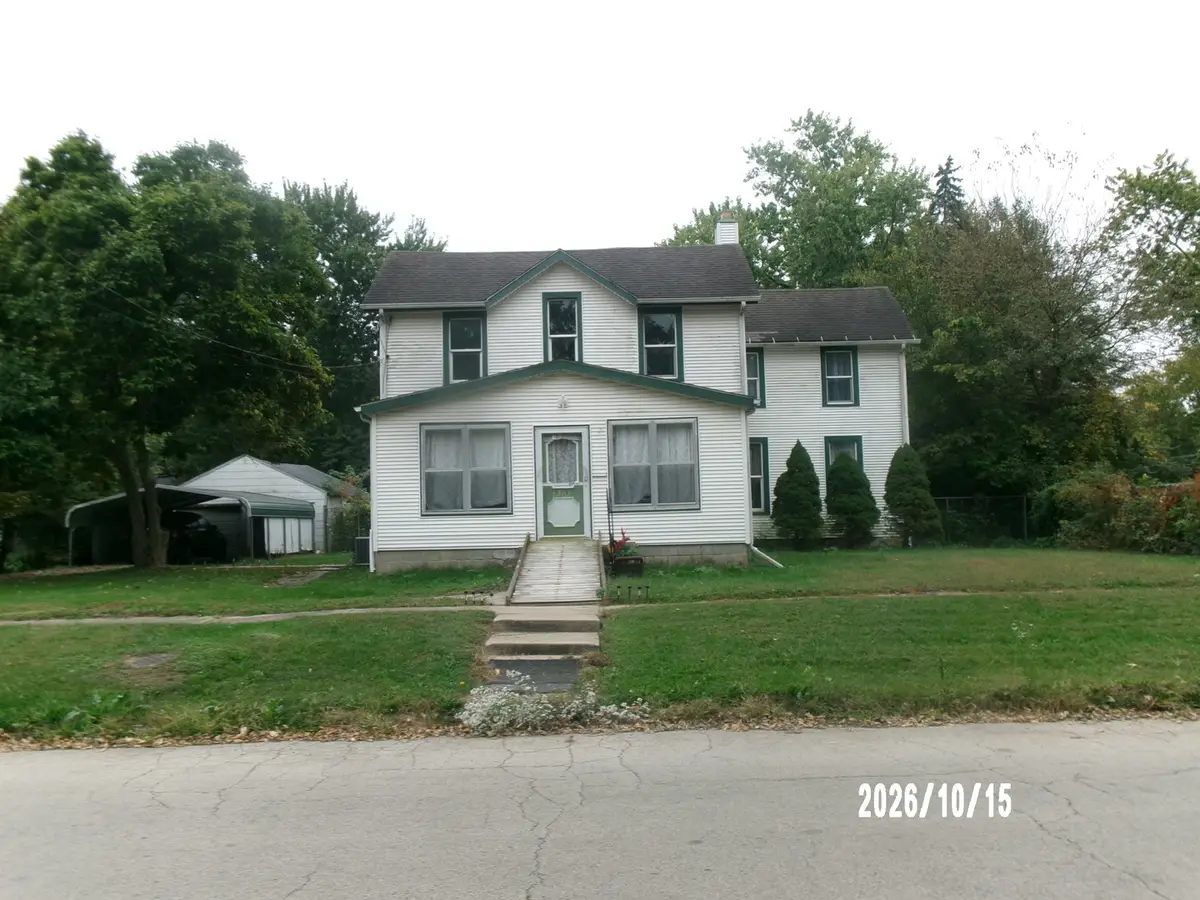 319 W Park Avenue, Watseka, IL 60970 - #1