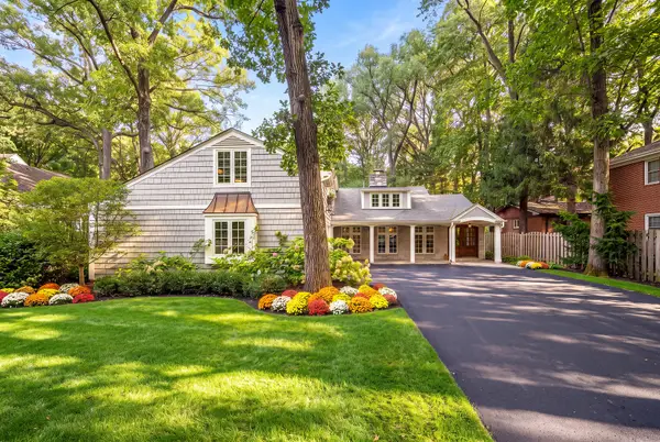 1040 S Green Bay Road, Lake Forest, IL 60045