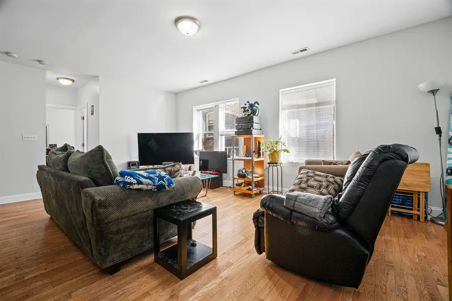 6319 N Sacramento Avenue #3E, Chicago, IL 60659 - #3
