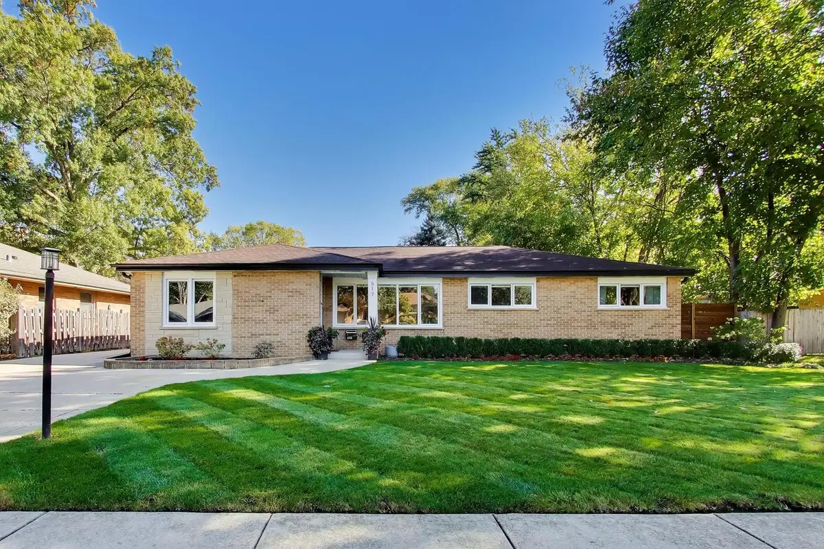 517 S Pine Street, Mount Prospect, IL 60056 - #1