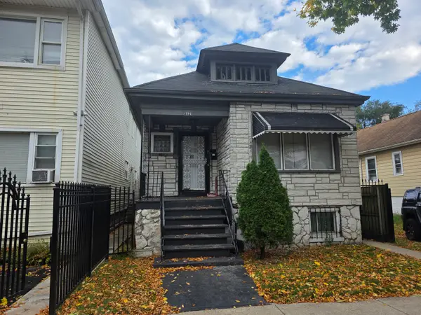8621 S Marquette Avenue, Chicago, IL 60617