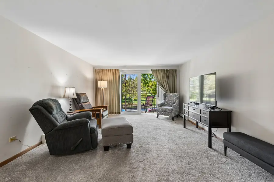 5470 W Higgins Avenue #2E, Chicago, IL 60630 - #3