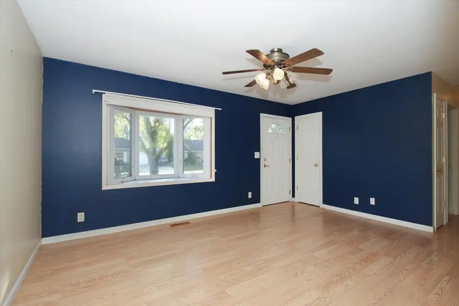 1606 Alexander Avenue, Streamwood, IL 60107 - #3