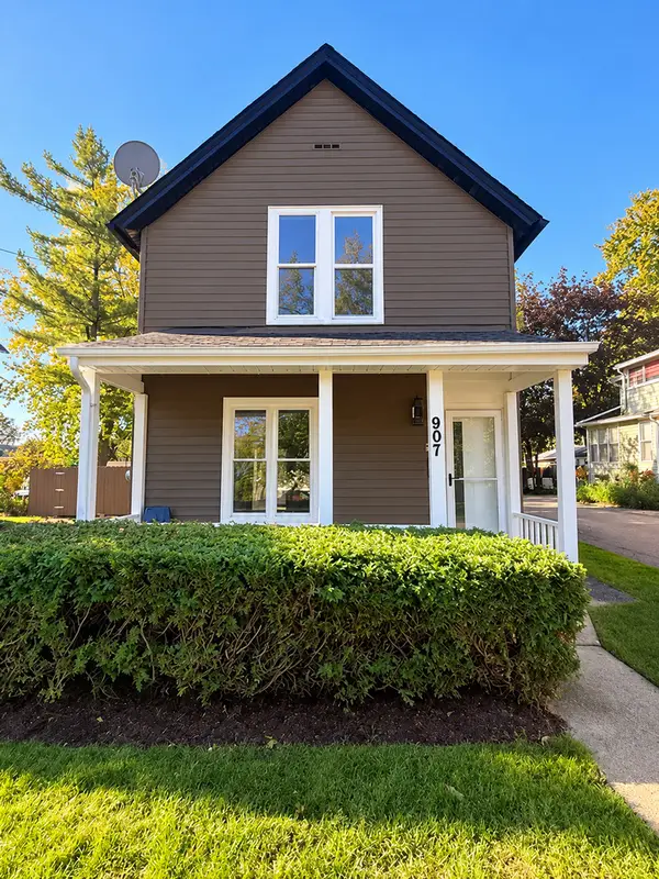 907 Porter Street, Waukegan, IL 60085