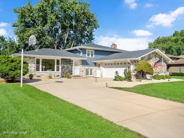7014 Wilcox Avenue, Darien, IL 60561