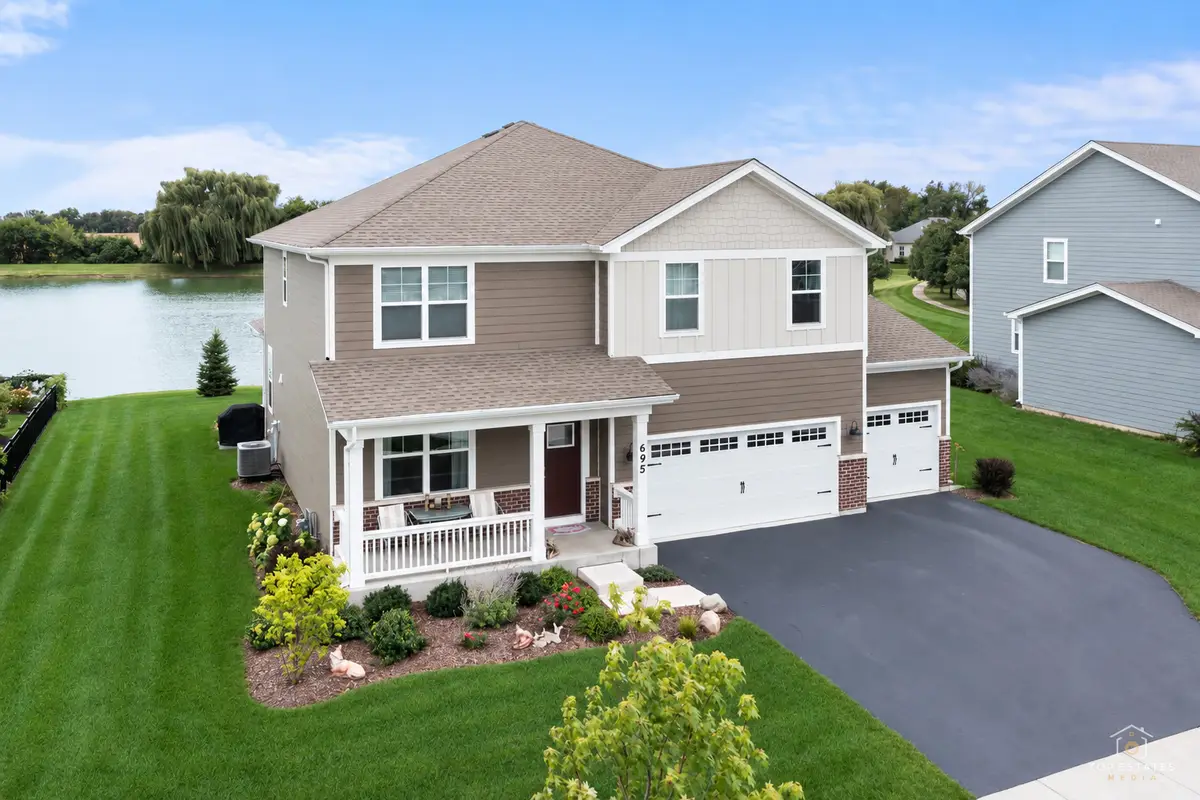 695 Kentshire Circle, Elgin, IL 60124 - #1