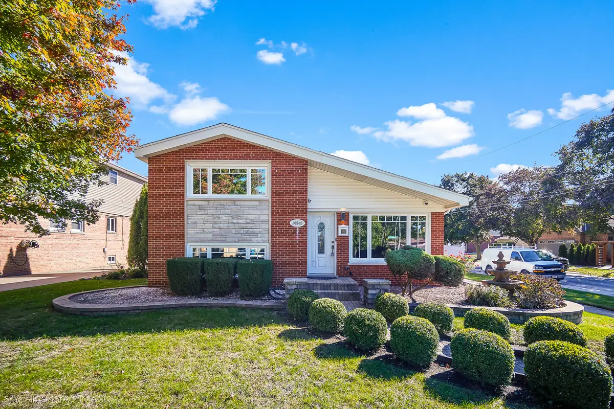 10545 S Kenneth Avenue, Oak Lawn, IL 60453 - #1