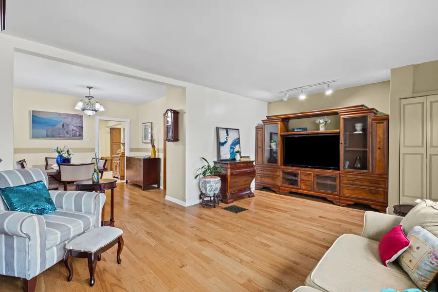 2702 N California Avenue, Chicago, IL 60647 - #3