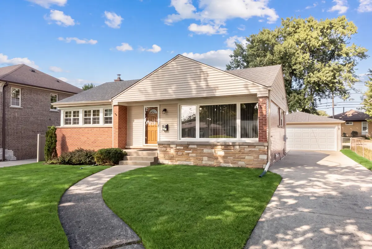 502 W Lonnquist Boulevard, Mount Prospect, IL 60056 - #1
