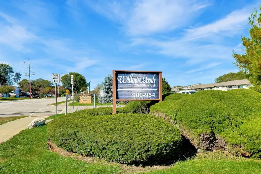904 E Old Willow Road #102, Prospect Heights, IL 60070 - #2