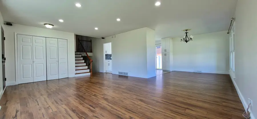 1586 Marshall Drive, Des Plaines, IL 60018 - #3