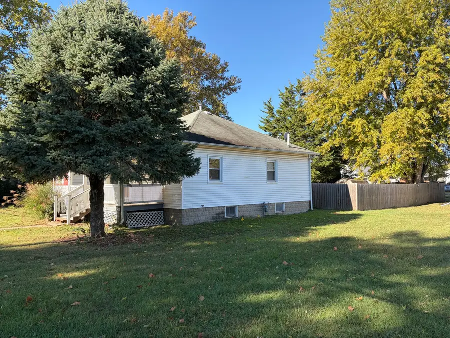 1111 N Mclean Street, Lincoln, IL 62656 - #3
