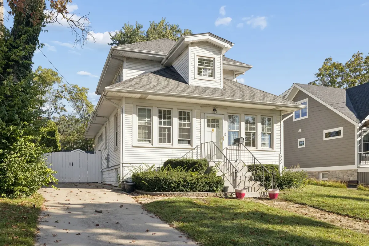 333 E Chicago Avenue, Hinsdale, IL 60521 - #1