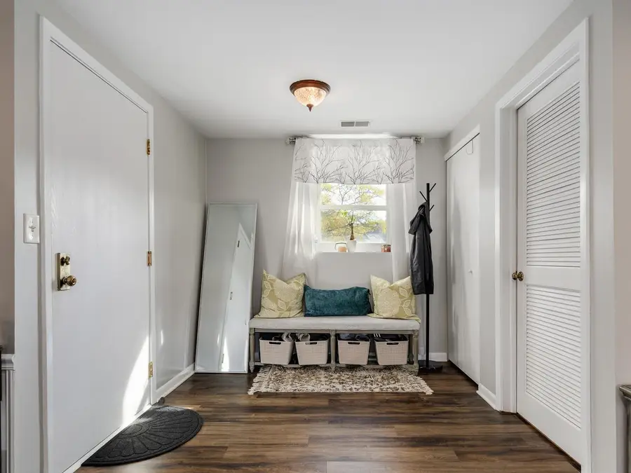 178 Grove Avenue #C, Des Plaines, IL 60016 - #3