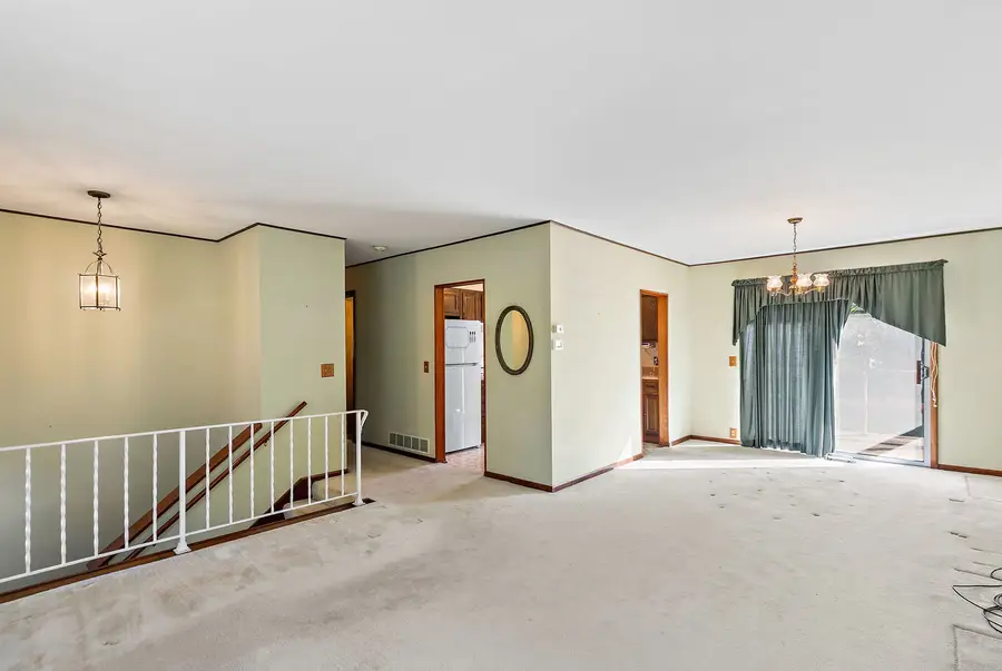 122 Indian Trail, Lake In The Hills, IL 60156 - #3
