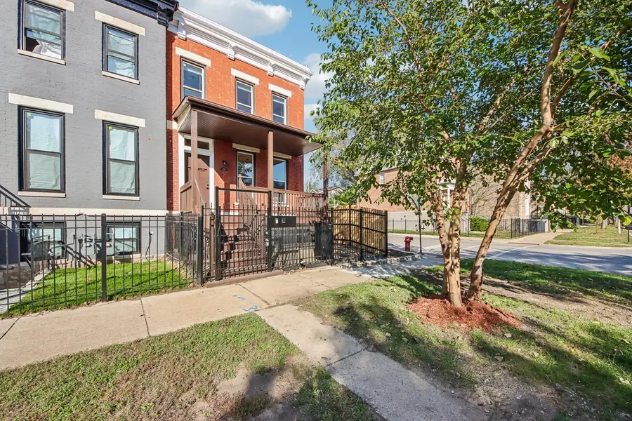 656 E Bowen Avenue, Chicago, IL 60653 - #2