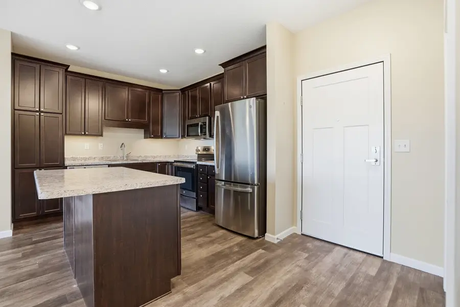 2592 Middle Road #317, Bettendorf, IA 52722 - #2