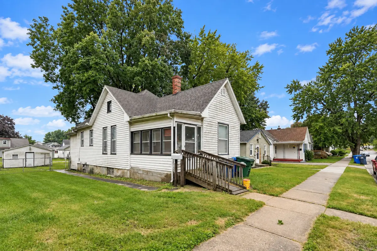 633 Locust Place, Clinton, IA 52732 - #1