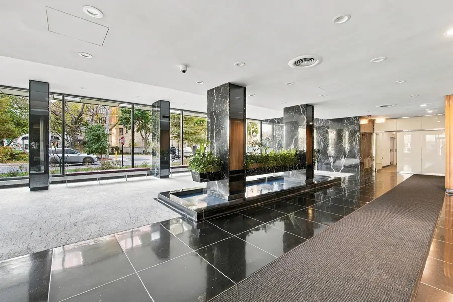 3900 N Lake Shore Drive #2C, Chicago, IL 60613 - #3